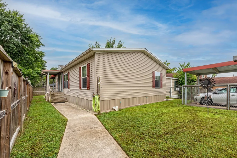 Unit for sale at 14273 Shadow Bay Drive, Willis, TX 77318