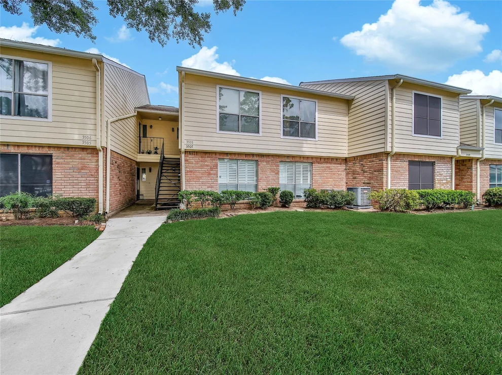 Unit for sale at 14555 Wunderlich Drive, Houston, TX 77069