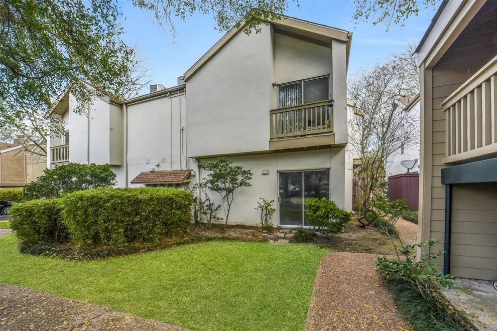 Unit for sale at 2100 Tanglewilde Street, Houston, TX 77063