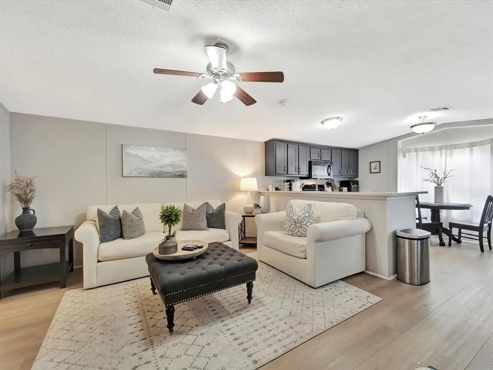 Unit for sale at 506 Main Street, Pasadena, TX 77506