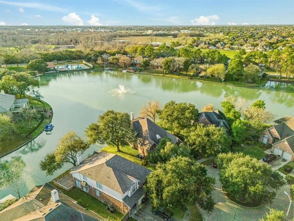Unit for sale at 1251 Spinnaker Way, Sugar Land, TX 77498