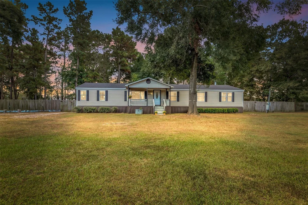 Unit for sale at 16352 Crockett Crossing, Conroe, TX 77303