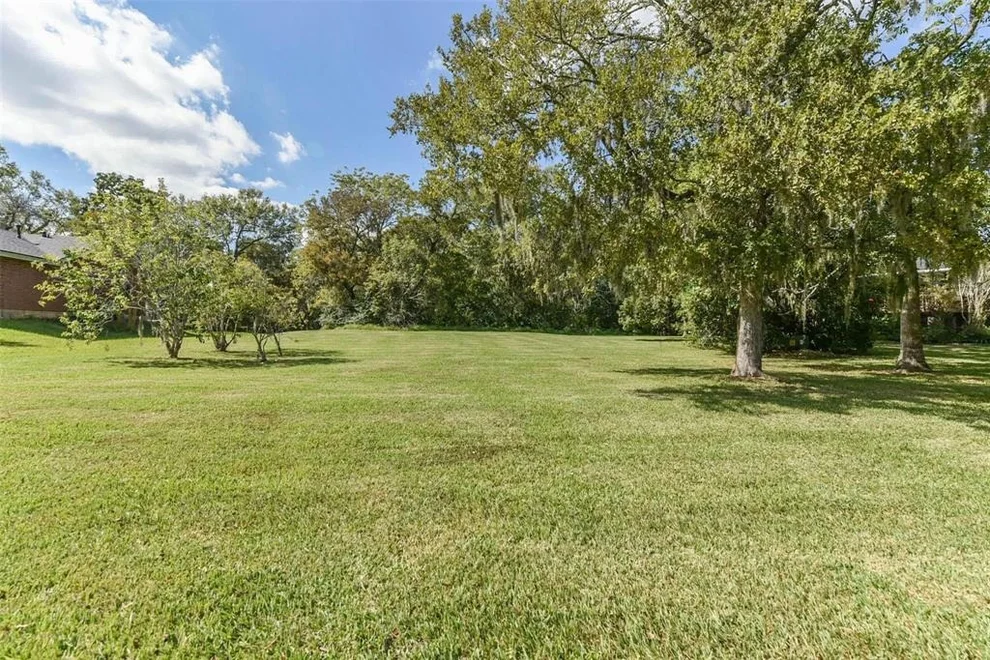 Unit for sale at 5362 Appleblossom Lane, Friendswood, TX 77546