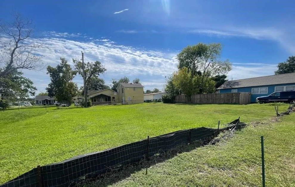 Unit for sale at 103 W Main Street, Baytown, TX 77520
