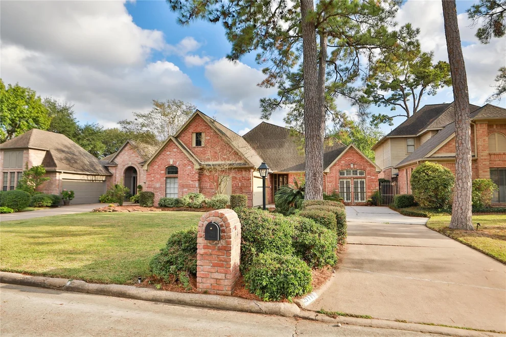 Unit for sale at 5111 Olympia Fields Lane, Houston, TX 77069