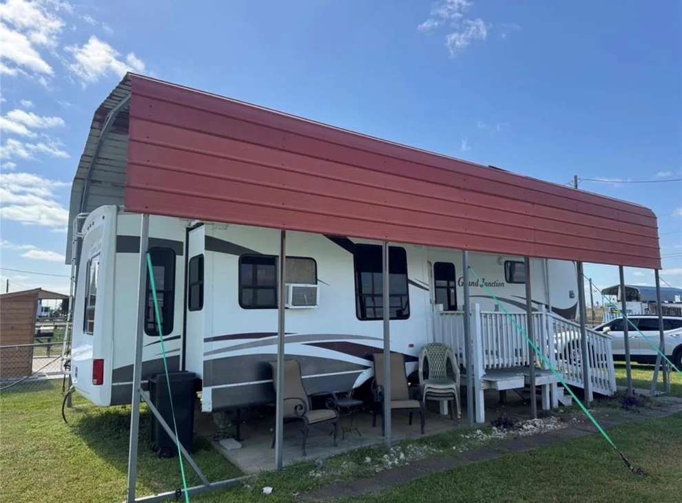 Unit for sale at 1561 County Road 299, Sargent, TX 77414