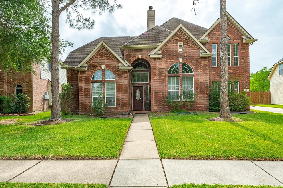 Unit for sale at 318 Breezway Bend Lane, League City, TX 77573