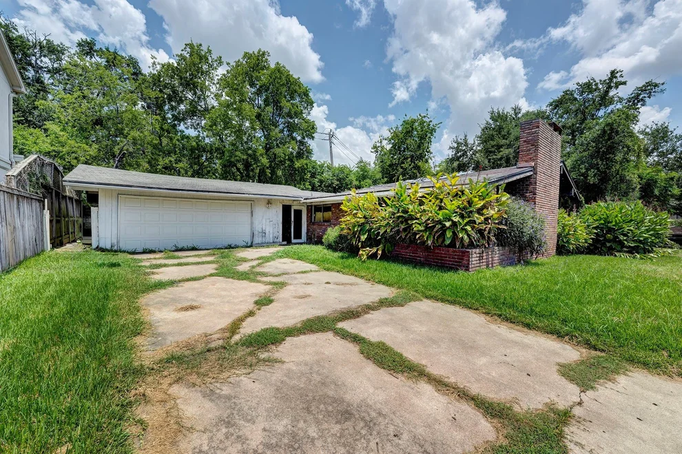 Unit for sale at 2302 Bellefontaine Street, Houston, TX 77030
