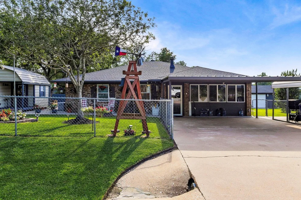 Unit for sale at 188 Huckleberry Road, Onalaska, TX 77360