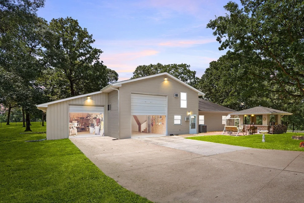 Unit for sale at 8407 State Highway 75 S, Huntsville, TX 77340