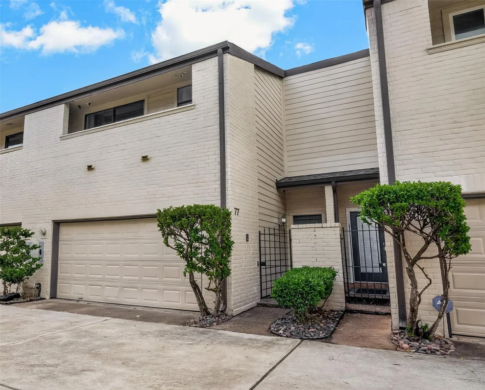 Unit for sale at 77 Chelsea Boulevard, Houston, TX 77006