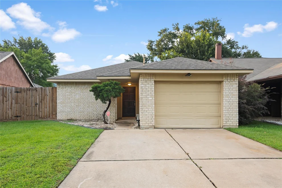 Unit for sale at 19946 Mountain Dale Drive, Cypress, TX 77433