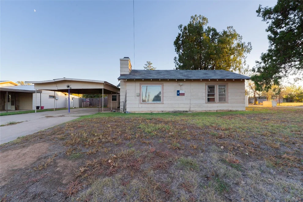 Unit for sale at 2001 Avenue H, Petersburg, TX 79250