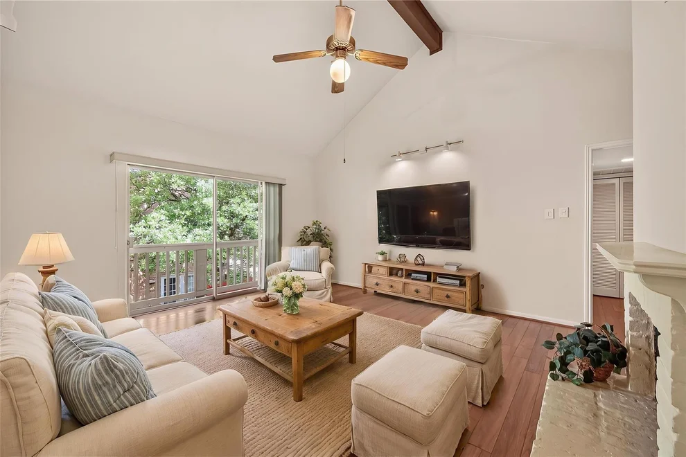 Unit for sale at 2100 Tanglewilde Street, Houston, TX 77063