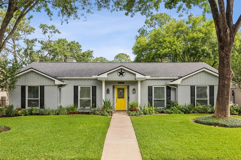 Unit for sale at 10610 Bordley Drive, Houston, TX 77042