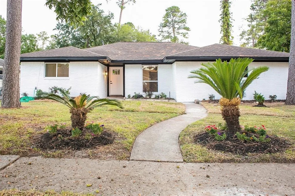 Unit for sale at 1147 Cottage Oak Lane, Houston, TX 77091