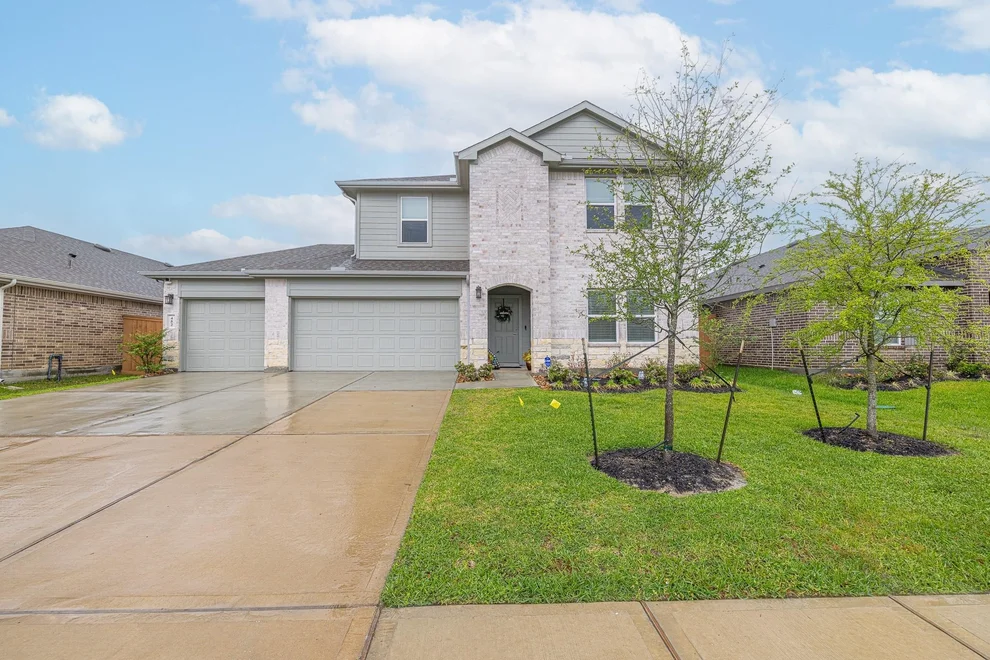 Unit for sale at 452 Lampasas Trail, Dayton, TX 77535