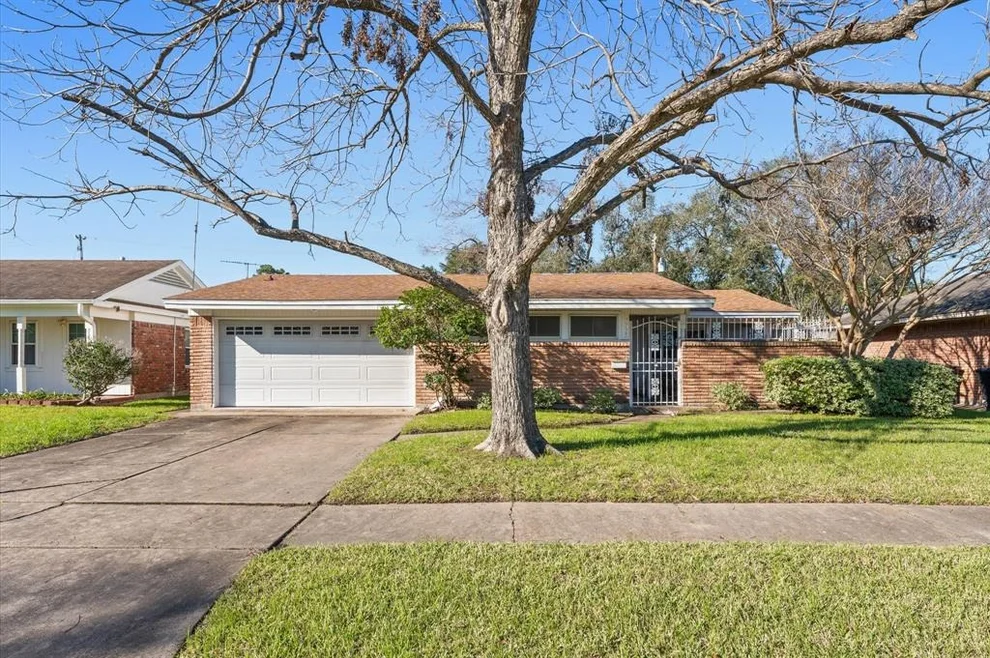 Unit for sale at 7735 Meadville Street, Houston, TX 77061