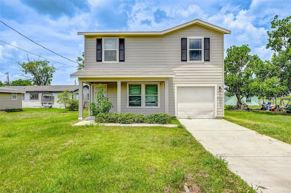 Unit for sale at 409 Snow Drive, West Columbia, TX 77486