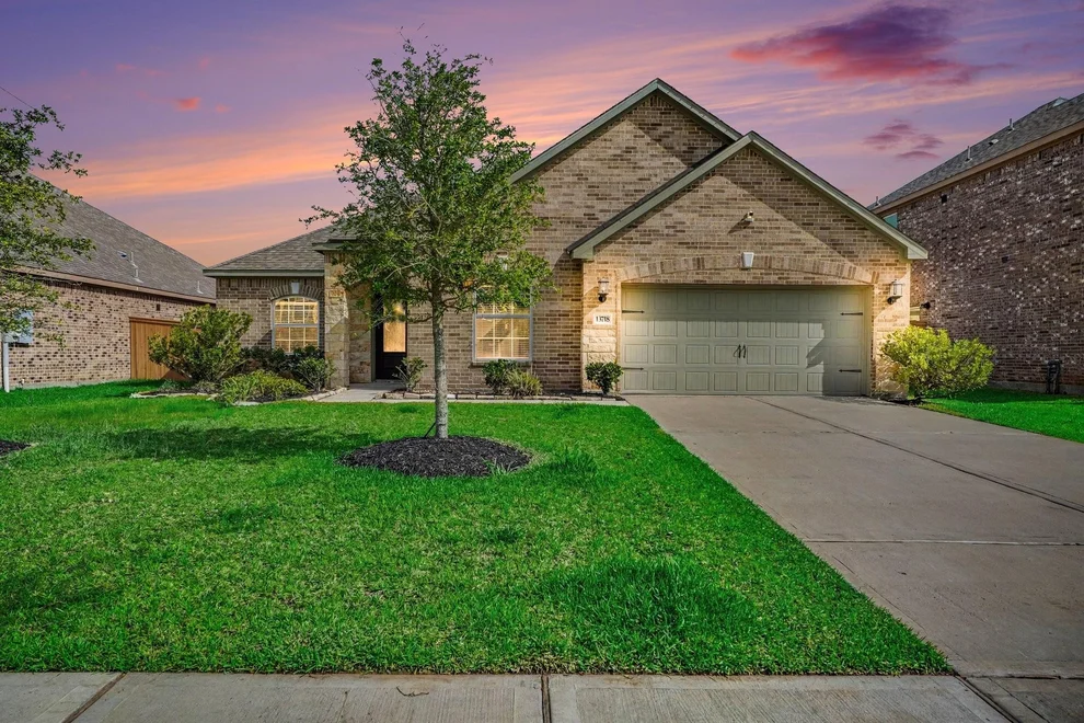 Unit for sale at 13718 Gaff Rig Drive, Texas City, TX 77510