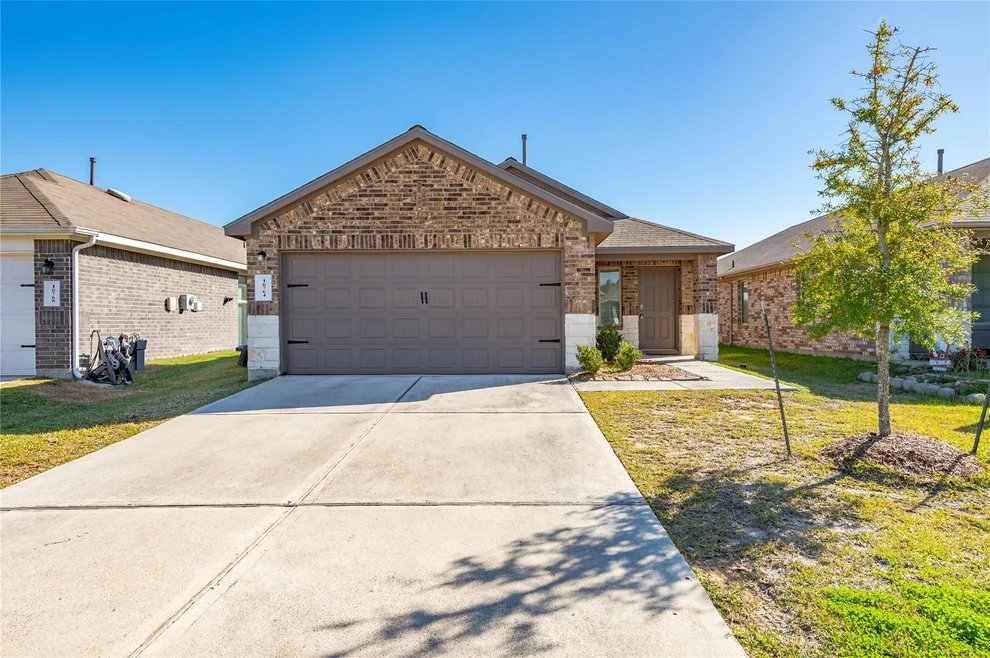 Unit for sale at 16764 Lonely Pines Drive, Conroe, TX 77302