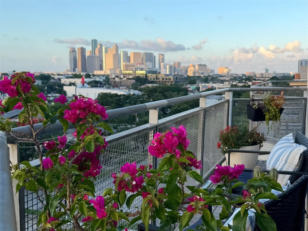 Unit for sale at 3311 Yupon Street, Houston, TX 77006