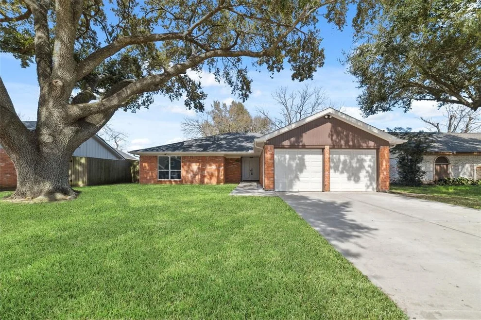 Unit for sale at 11418 Green Glade Drive, Houston, TX 77099
