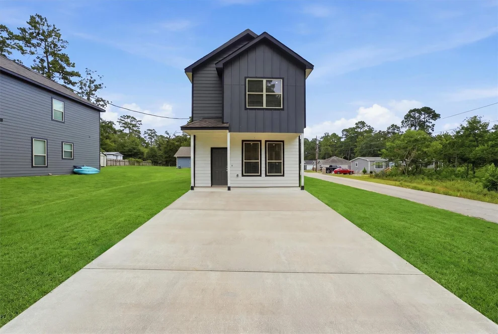 Unit for sale at 15608 Sycamore Drive, Montgomery, TX 77356