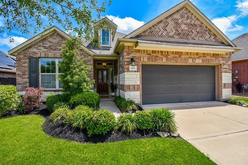 Unit for sale at 1217 Lazy Springs Lane, Pearland, TX 77581