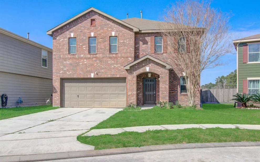 Unit for sale at 810 Ellerton Lane, Houston, TX 77090