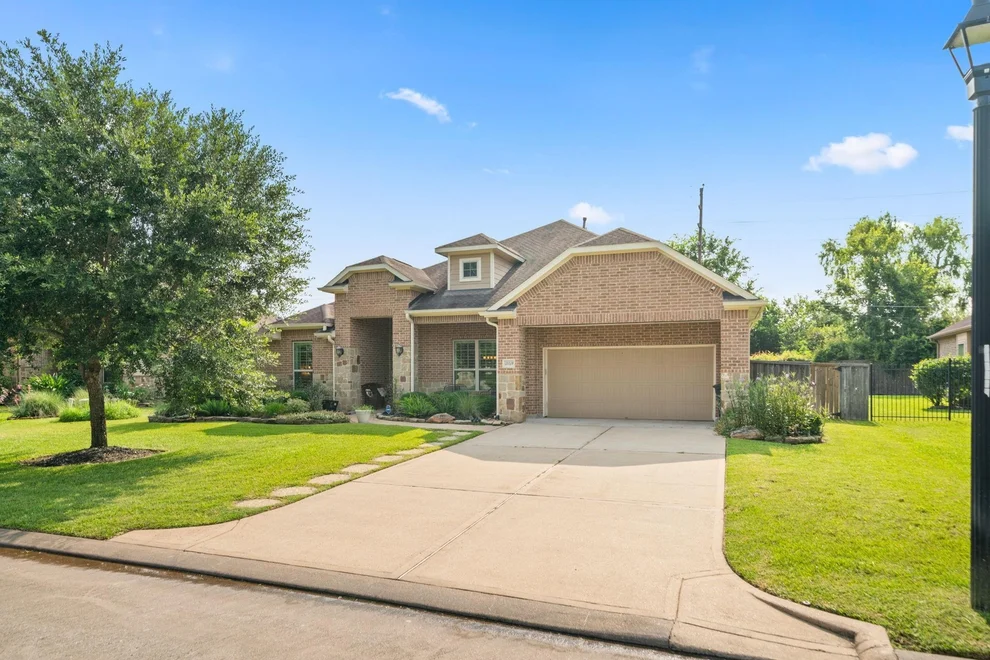 Unit for sale at 32219 Waterford Crest Lane, Fulshear, TX 77441
