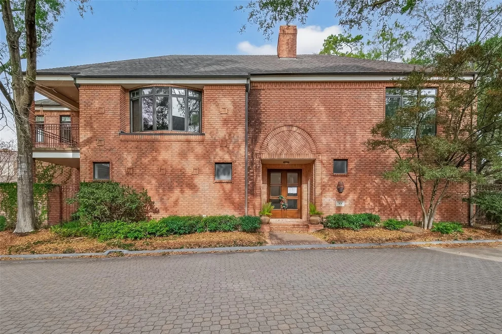 Unit for sale at 315 Sugarberry Circle, Houston, TX 77024