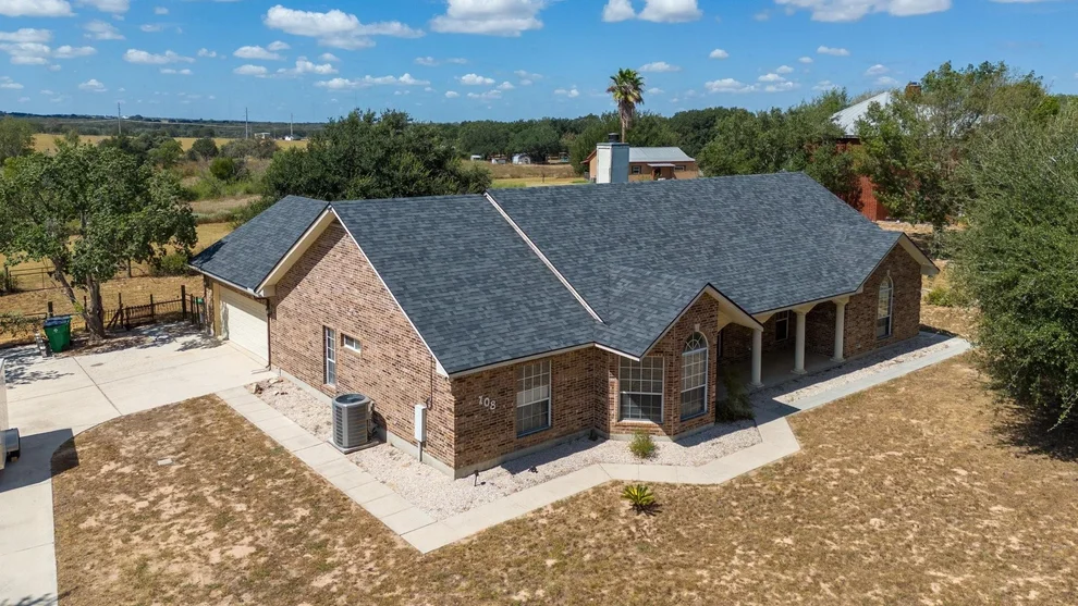 Unit for sale at 108 Deer Ridge Drive, La Vernia, TX 78121