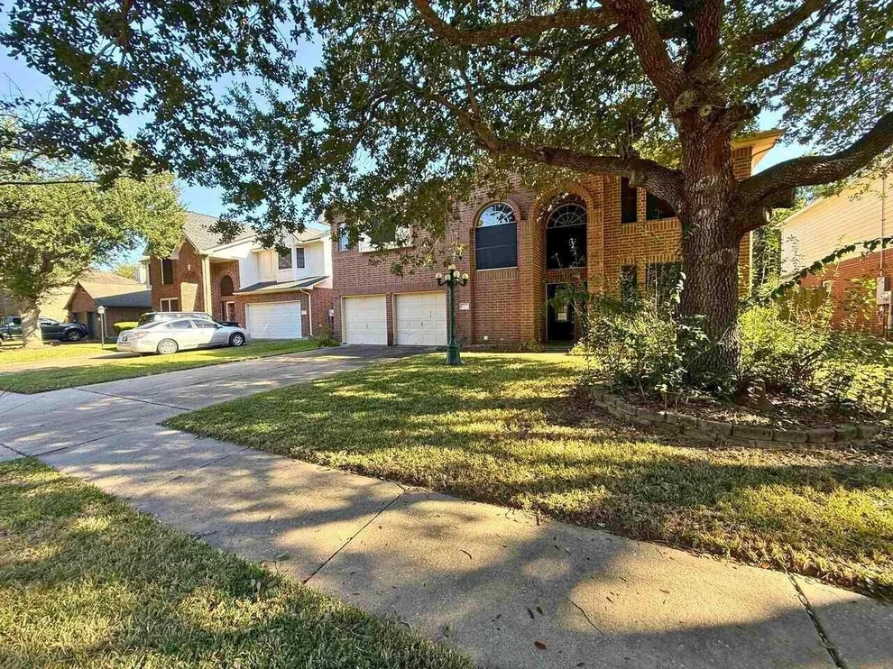 Unit for sale at 11131 30th Avenue N, Texas City, TX 77591