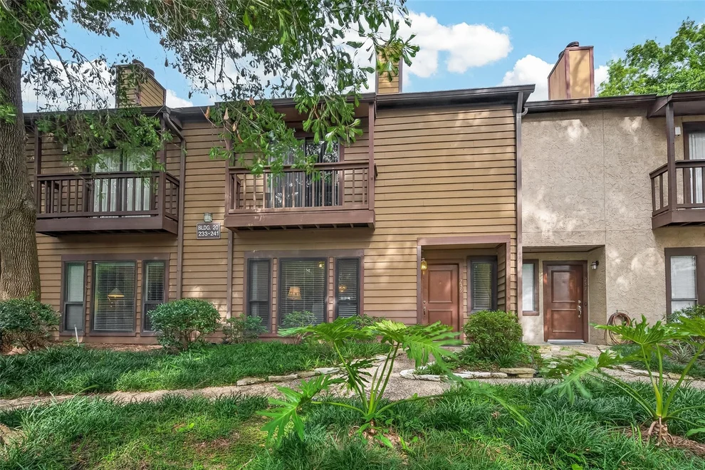 Unit for sale at 11711 Memorial Drive, Houston, TX 77024