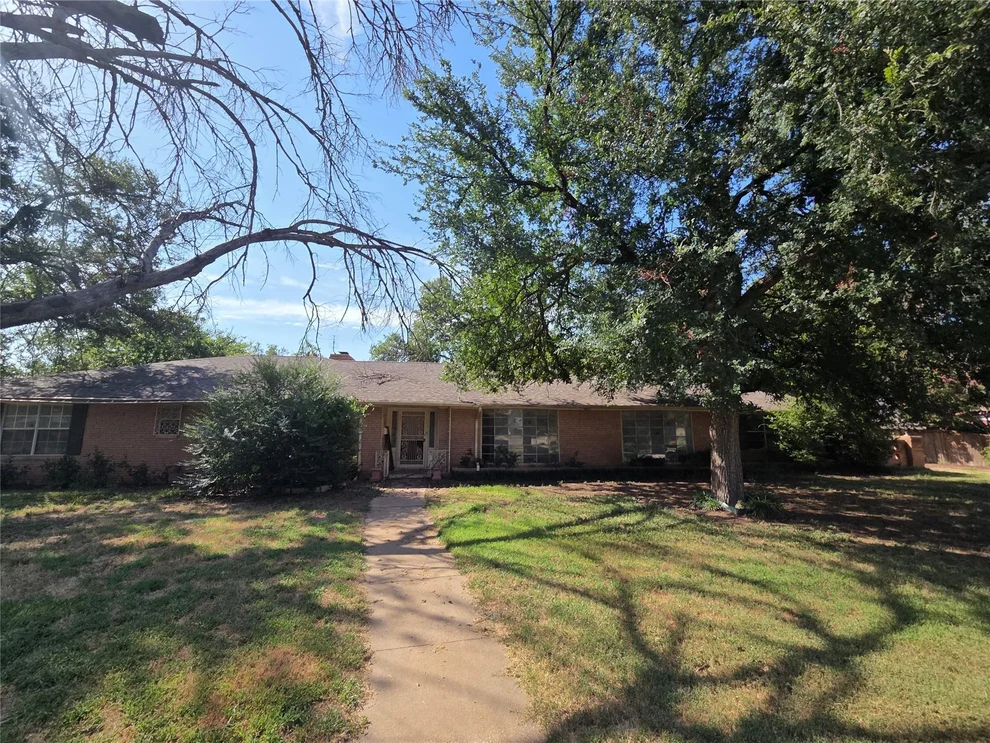 Unit for sale at 2615 Amherst Drive, Wichita Falls, TX 76308