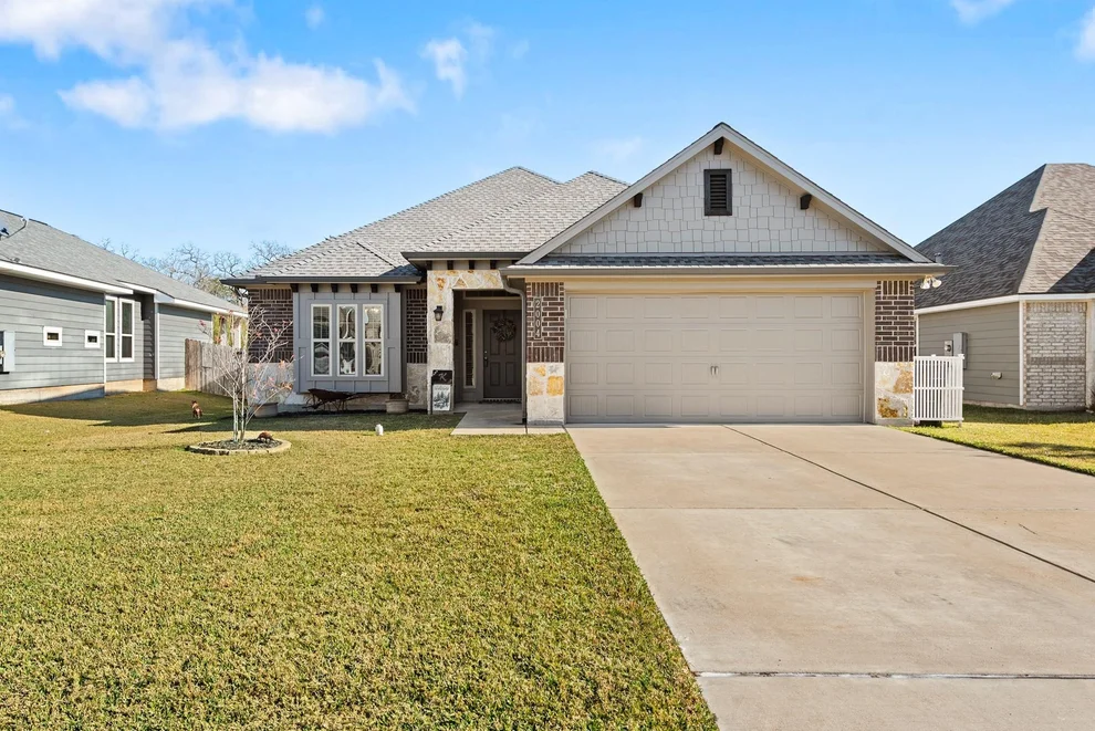 Unit for sale at 2004 Dumfries Drive, Bryan, TX 77807