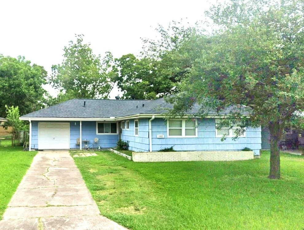 Unit for sale at 1802 14th Avenue N, Texas City, TX 77590