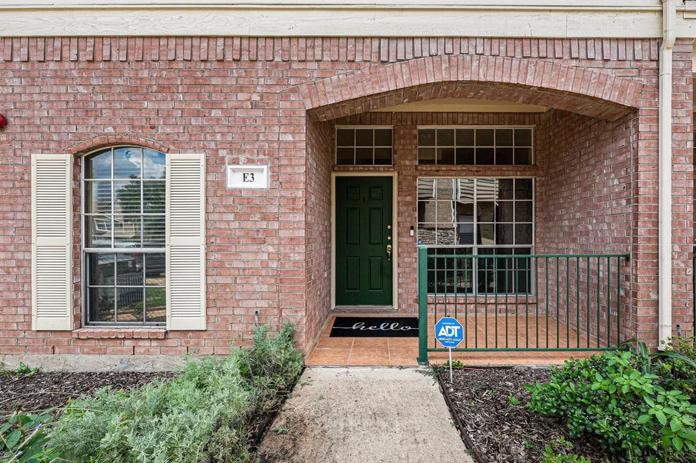 Unit for sale at 2710 Grants Lake Boulevard, Sugar Land, TX 77479