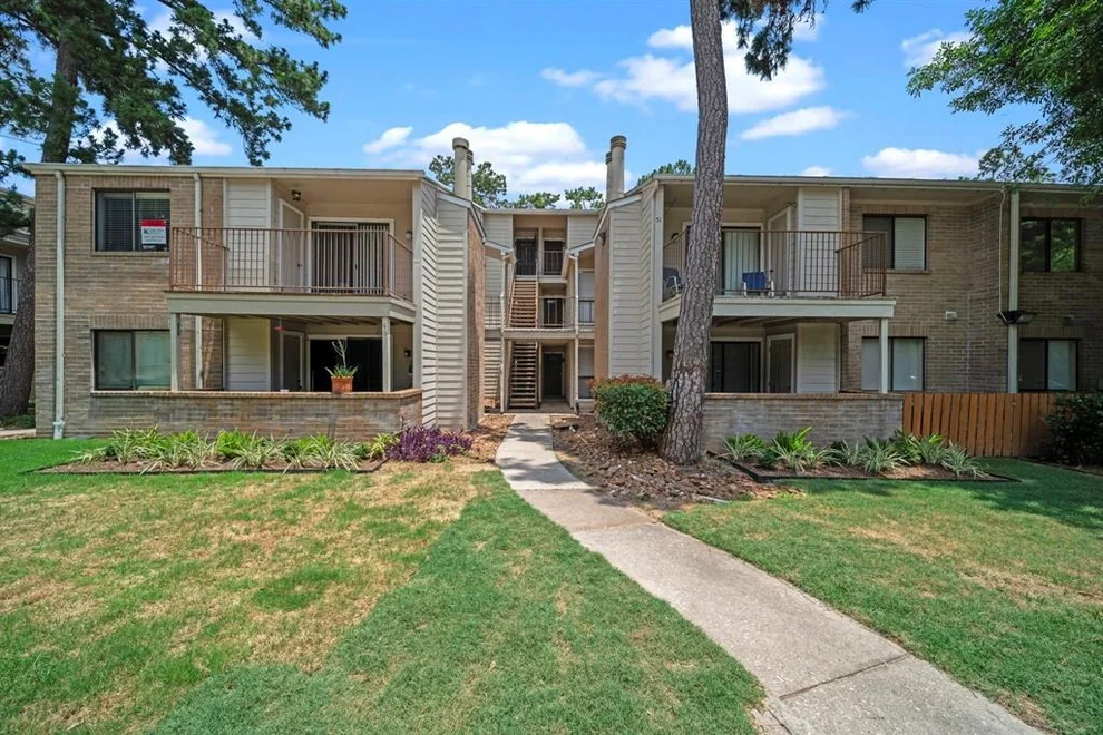Unit for sale at 3500 Tangle Brush Drive, The Woodlands, TX 77381