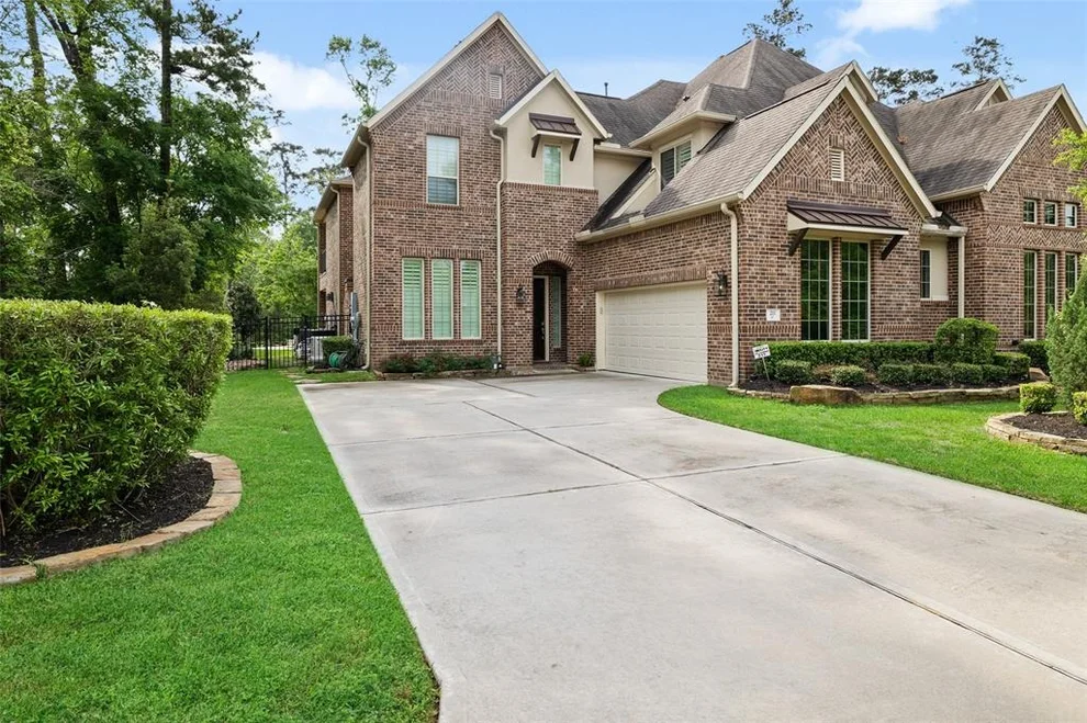 Unit for sale at 211 Twilight Toast Drive, Conroe, TX 77304