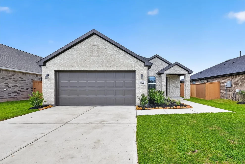 Unit for sale at 21922 Corsica View Drive, Hockley, TX 77447