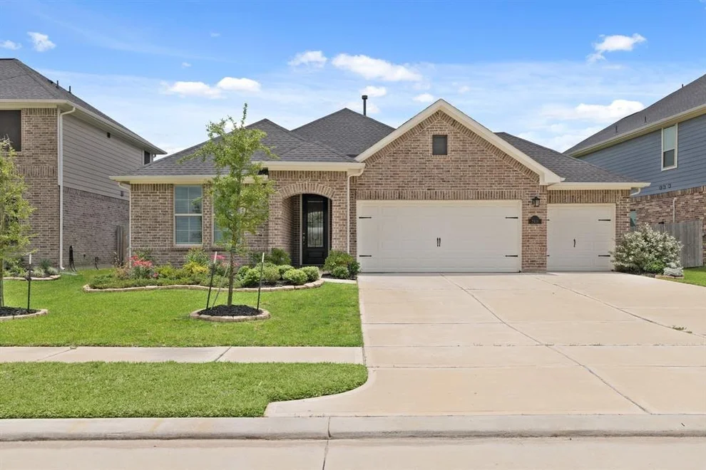 Unit for sale at 7919 Chantilly Manor, Fulshear, TX 77441