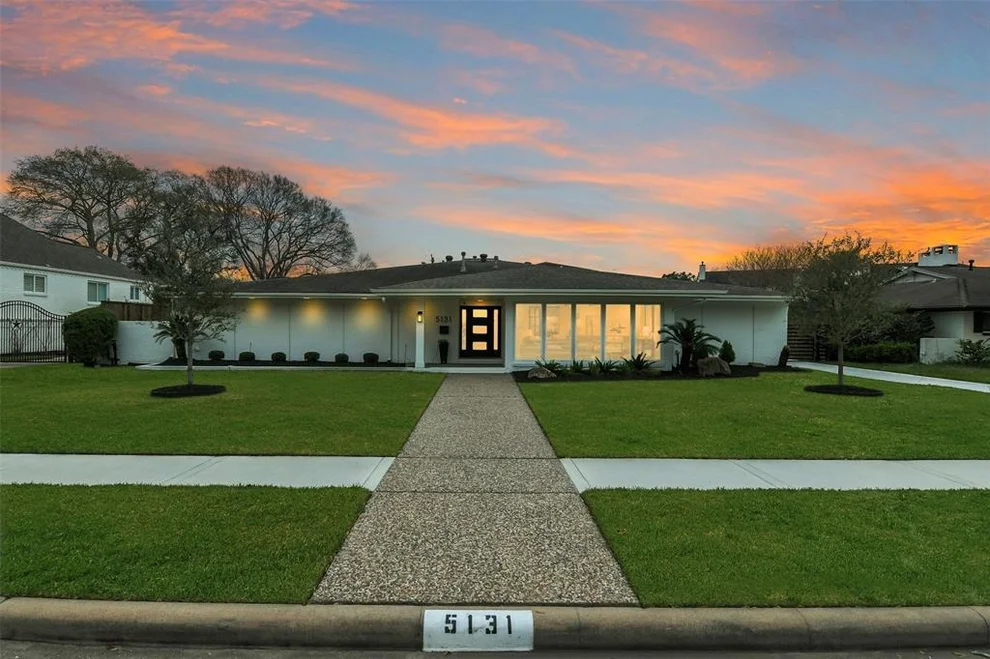 Unit for sale at 5131 Braesheather Drive, Houston, TX 77096