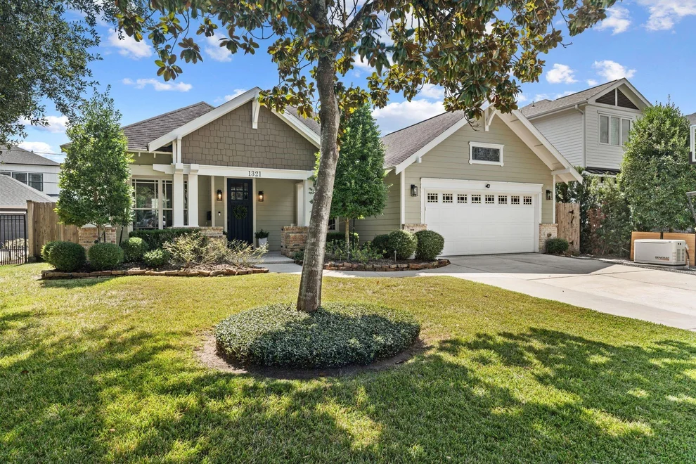 Unit for sale at 1321 Chamboard Lane, Houston, TX 77018