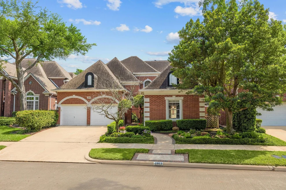 Unit for sale at 2803 Saint Annes Drive, Sugar Land, TX 77479