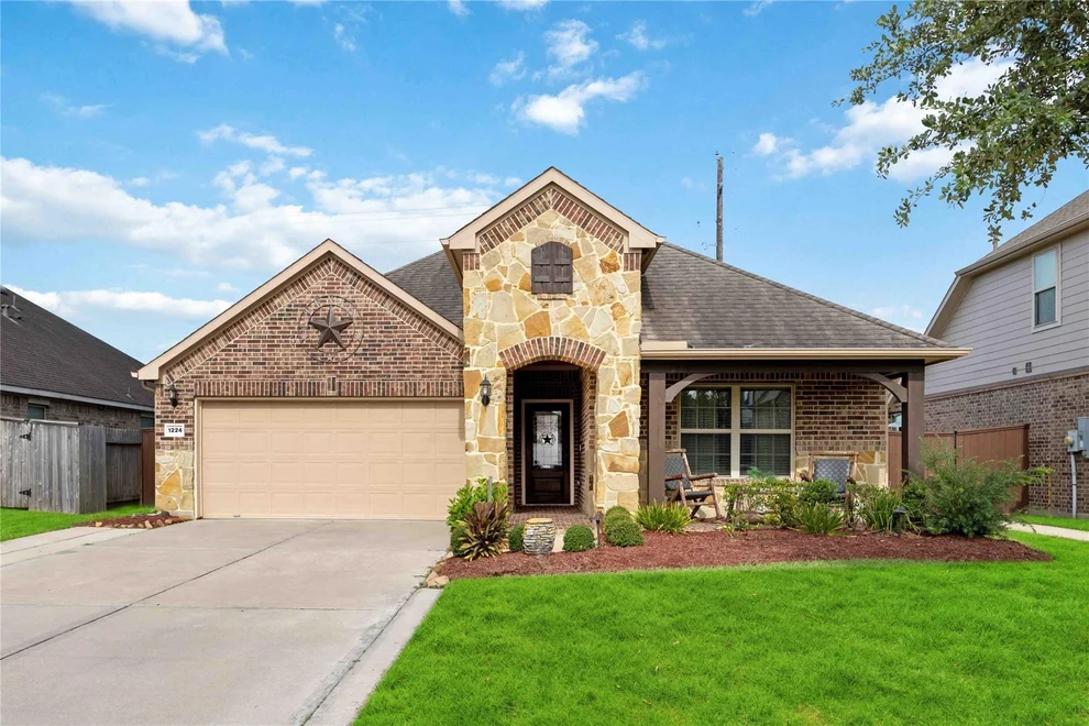 Unit for sale at 1224 Lazy Springs Lane, Pearland, TX 77581