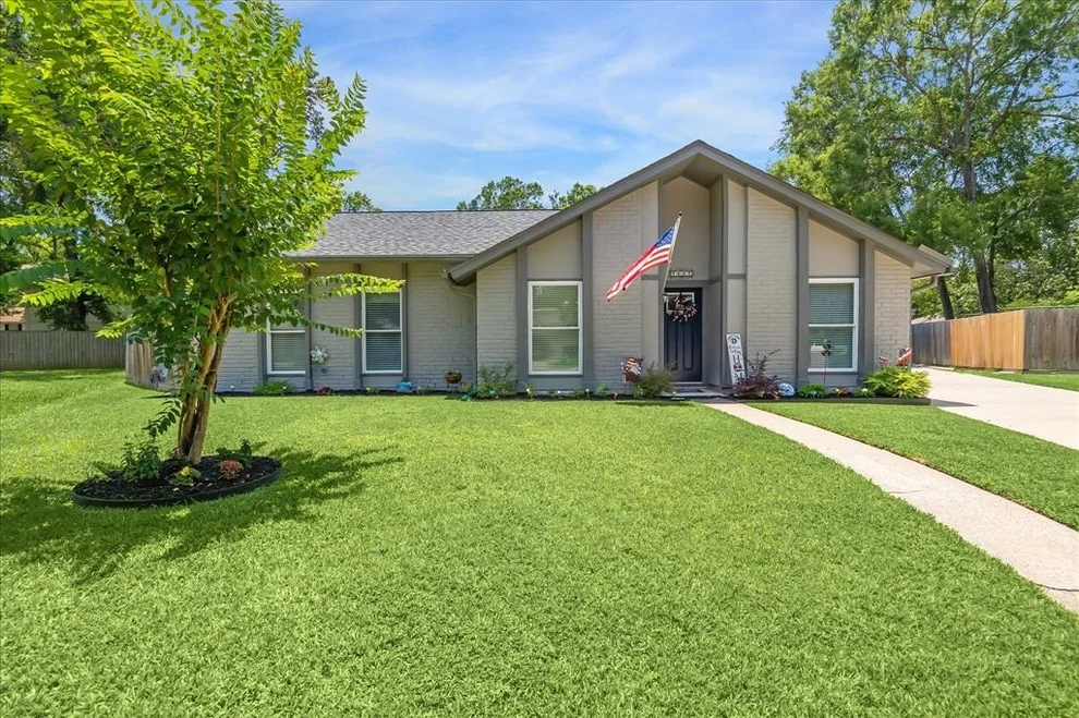 Unit for sale at 4007 Pecan Knoll Drive, Kingwood, TX 77339