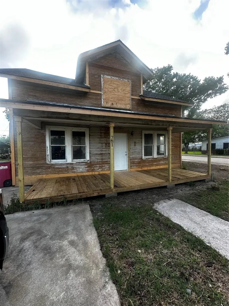 Unit for sale at 731 W 4th Street, Freeport, TX 77541