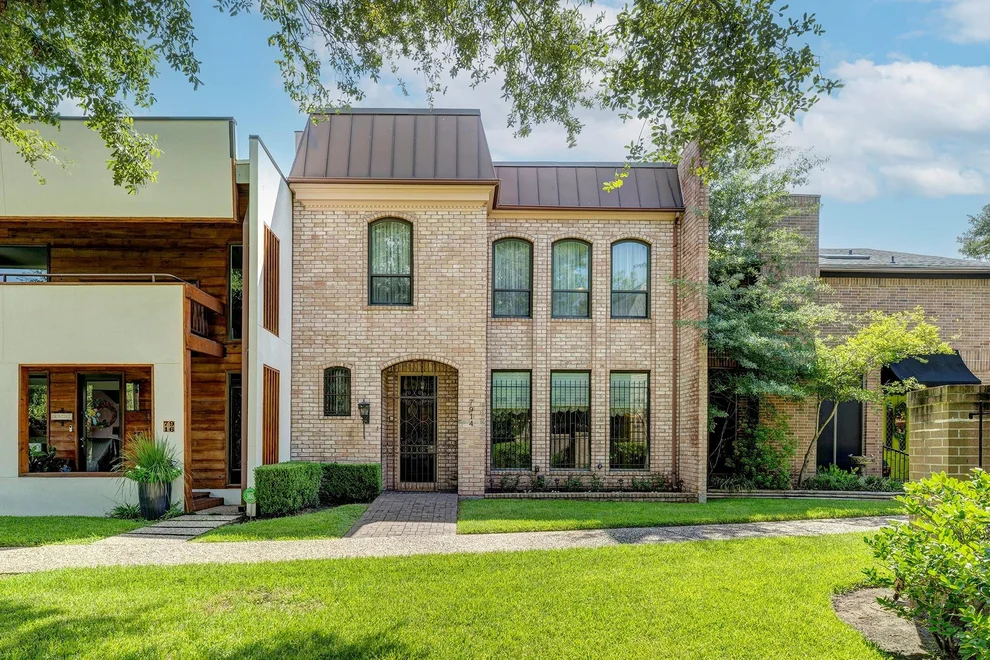 Unit for sale at 7914 Woodway Drive, Houston, TX 77063
